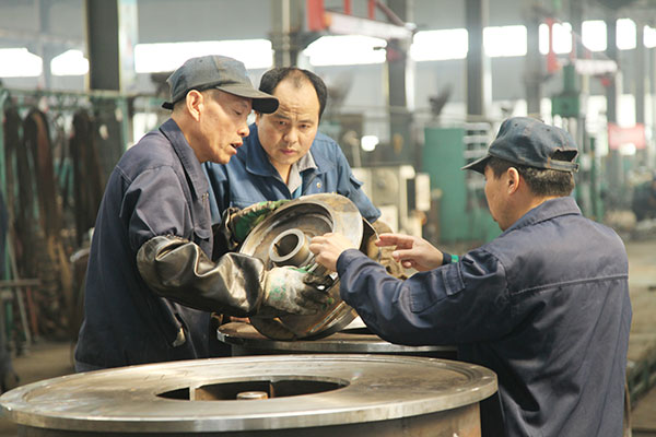 大(dà)型液壓機